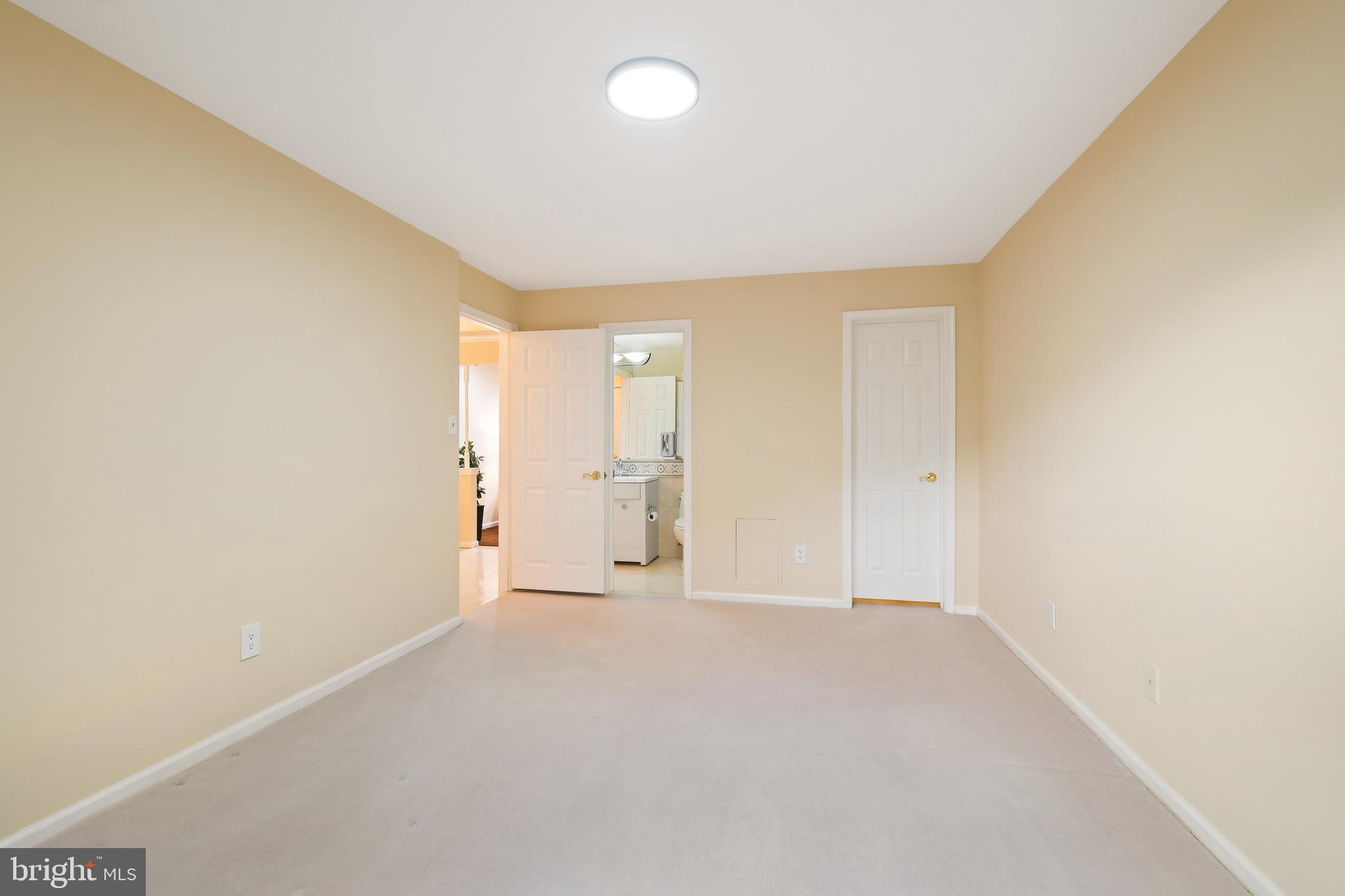 5704 BREWER HOUSE CIRCLE 101