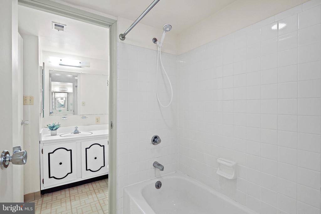 2921 N LEISURE WORLD BOULEVARD 1-316