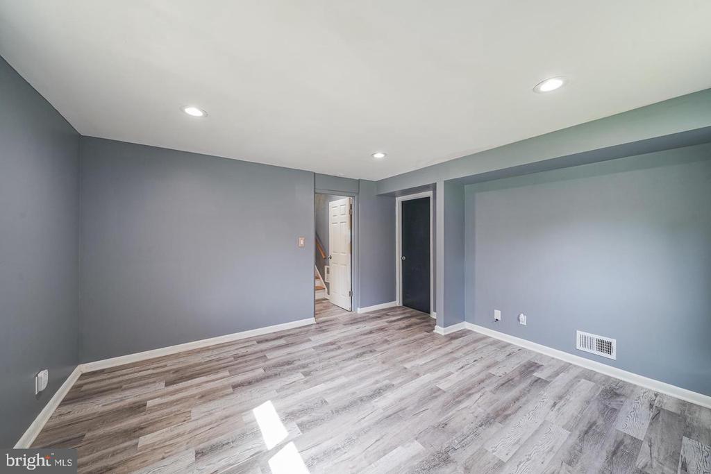 1704 LORRE DRIVE