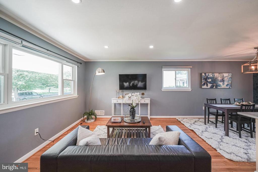 1704 LORRE DRIVE