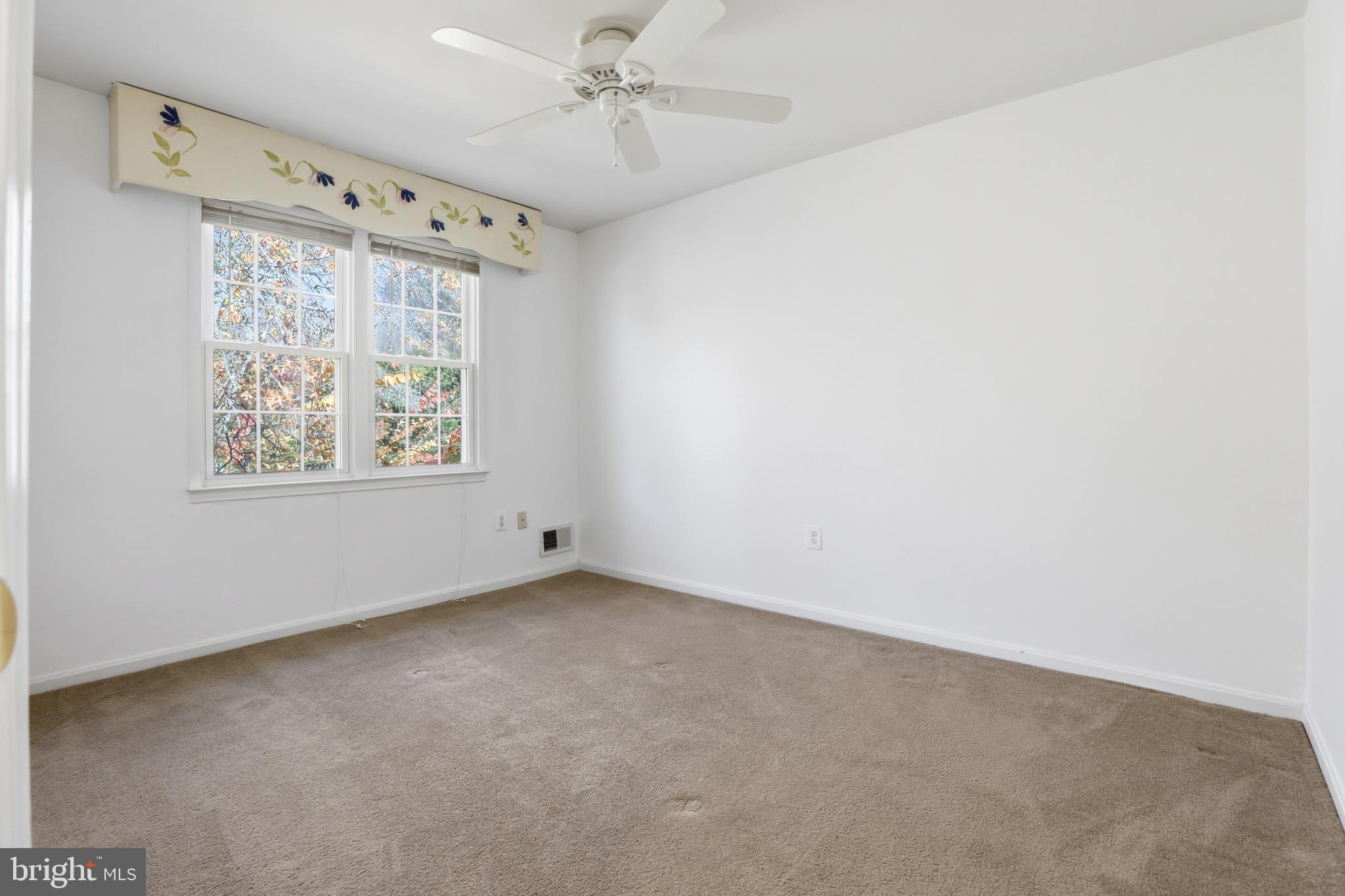 5 HYACINTH COURT 7-3