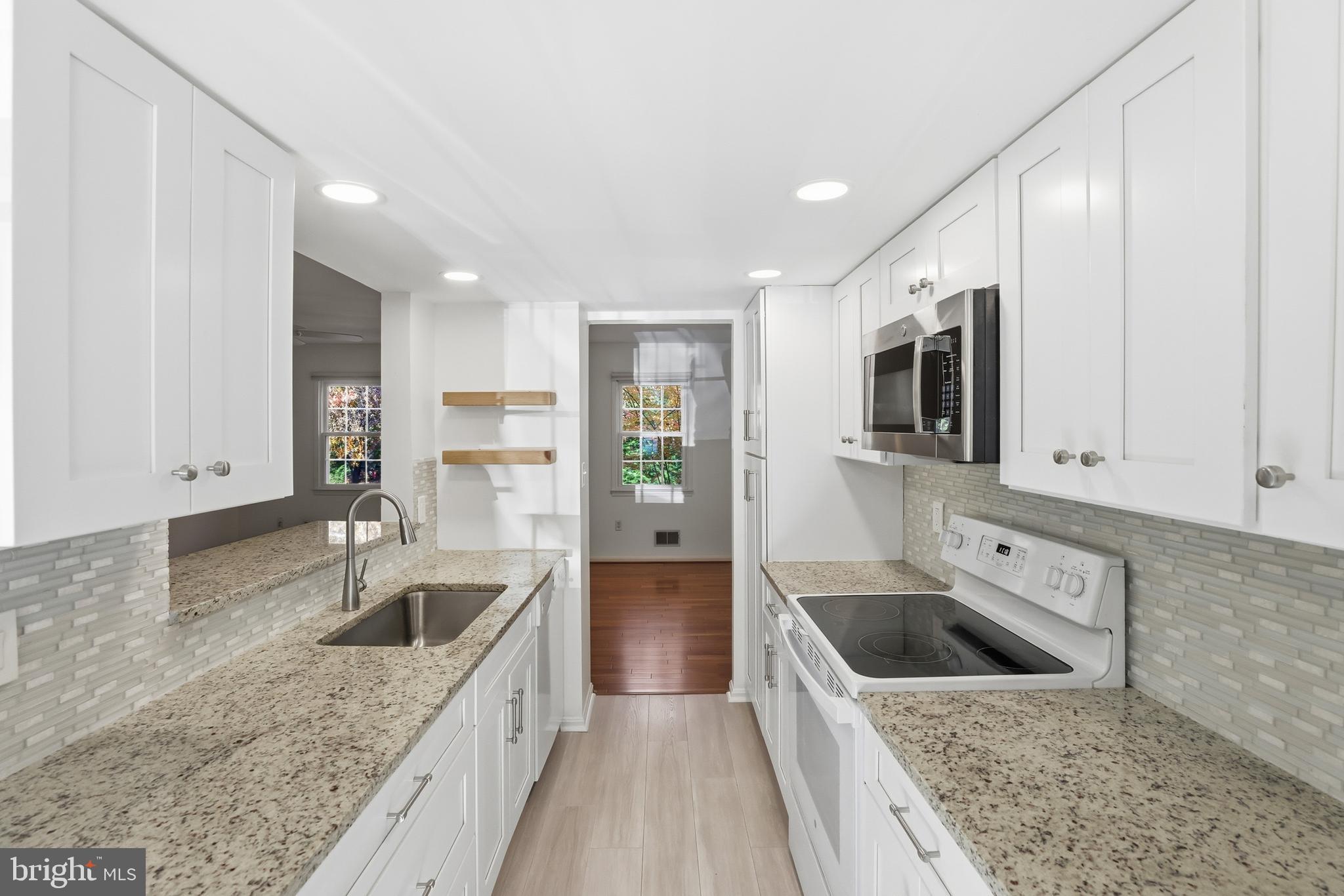 5 HYACINTH COURT 7-3