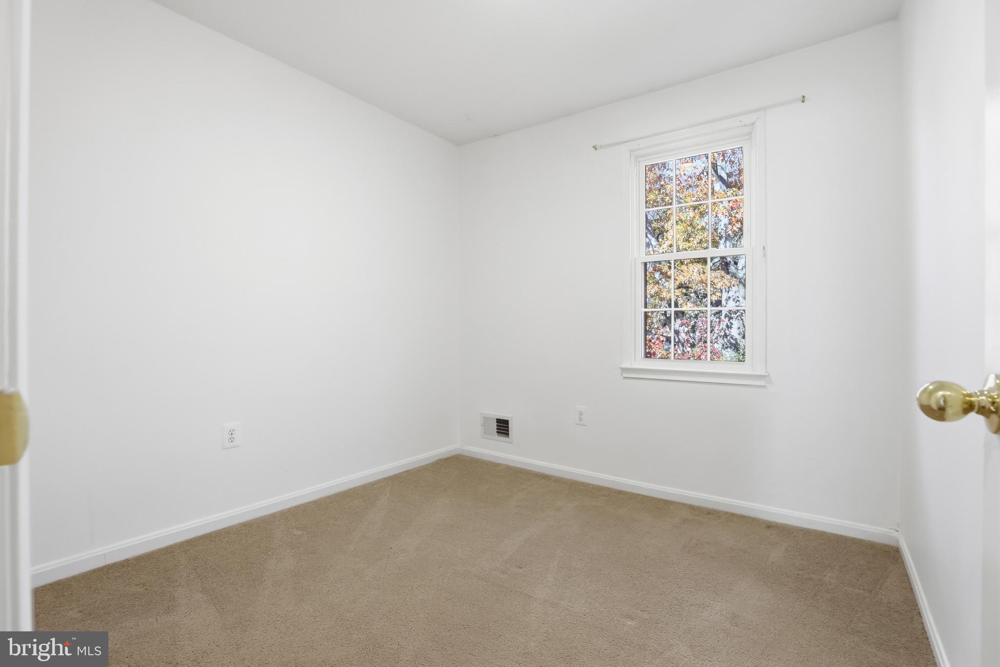 5 HYACINTH COURT 7-3