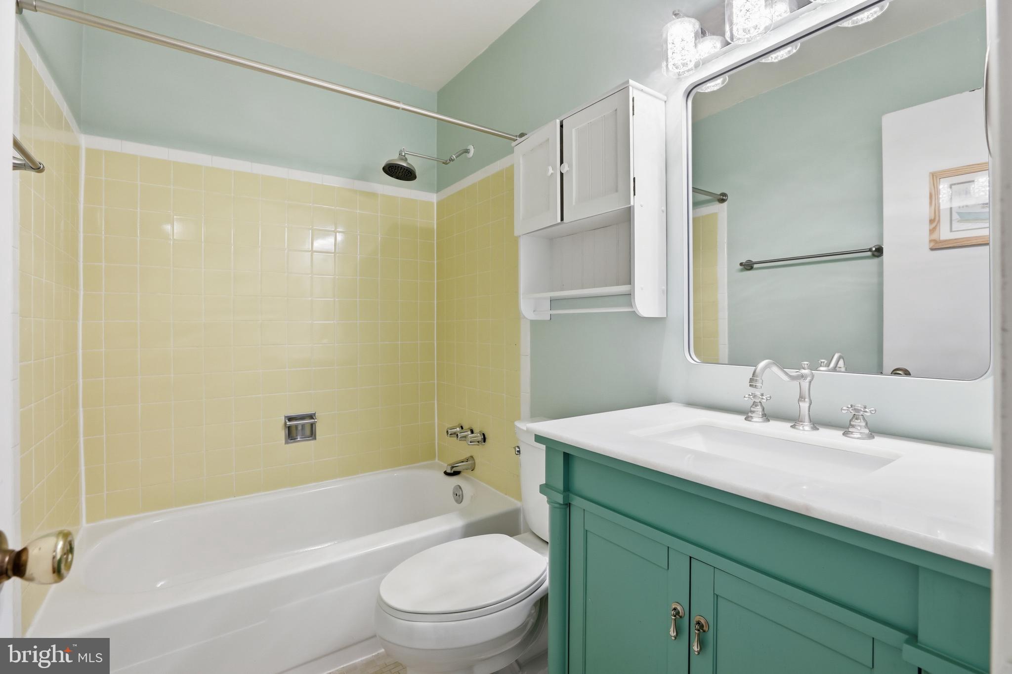 5 HYACINTH COURT 7-3