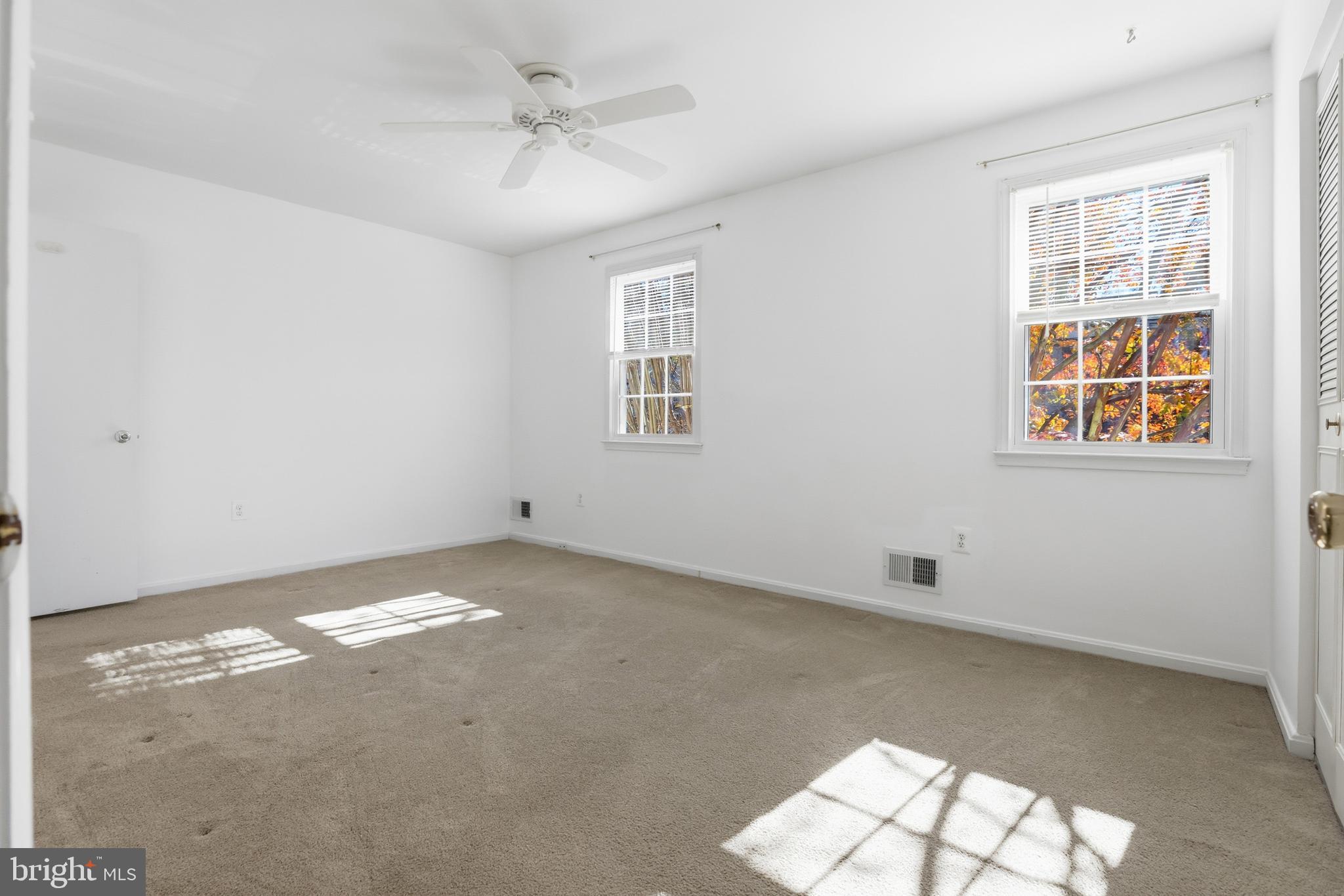 5 HYACINTH COURT 7-3