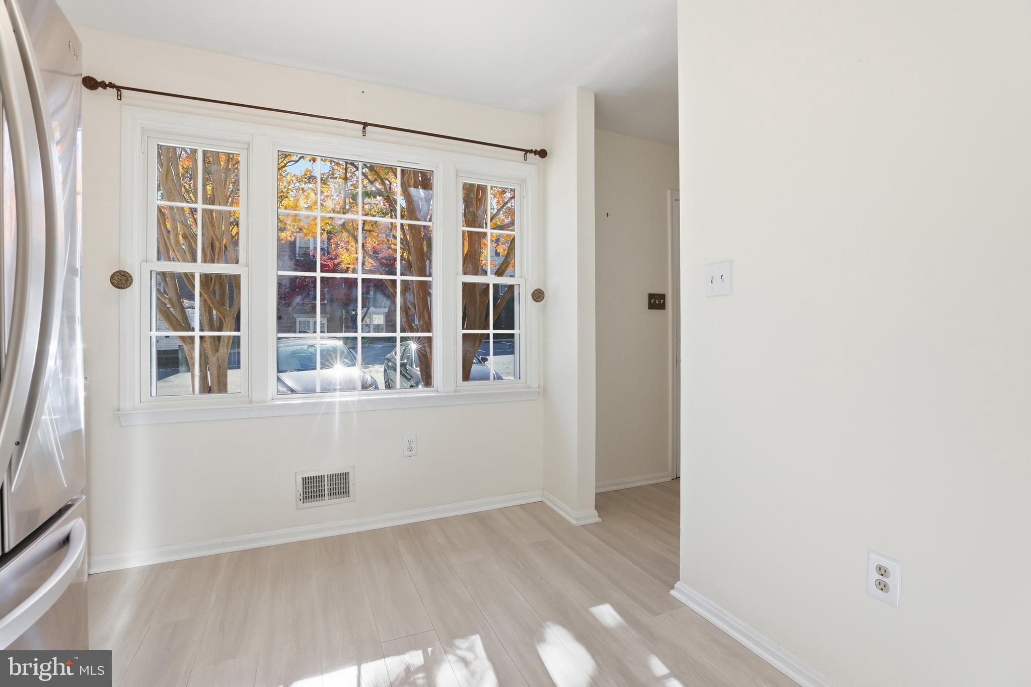 5 HYACINTH COURT 7-3