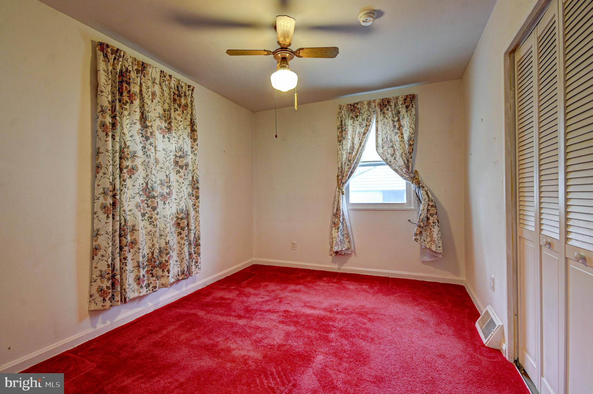 220 UNIVERSITY BOULEVARD E