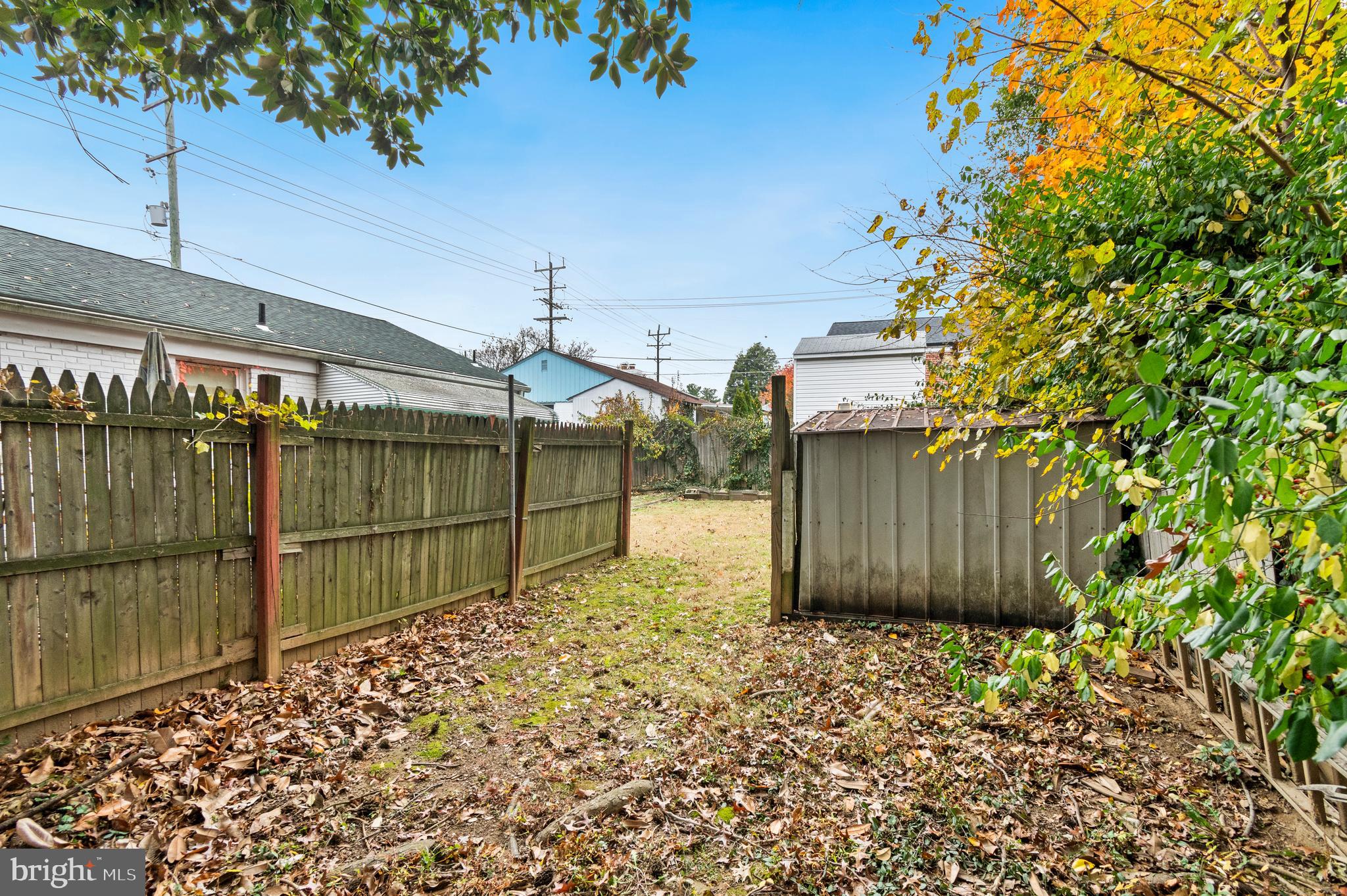 220 UNIVERSITY BOULEVARD E