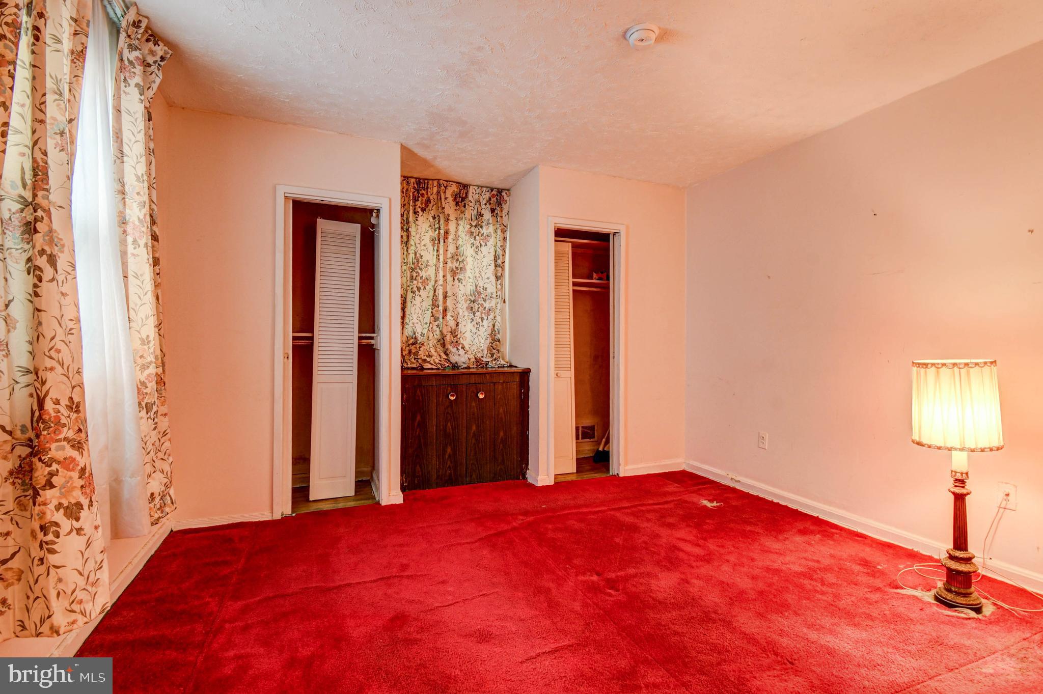 220 UNIVERSITY BOULEVARD E