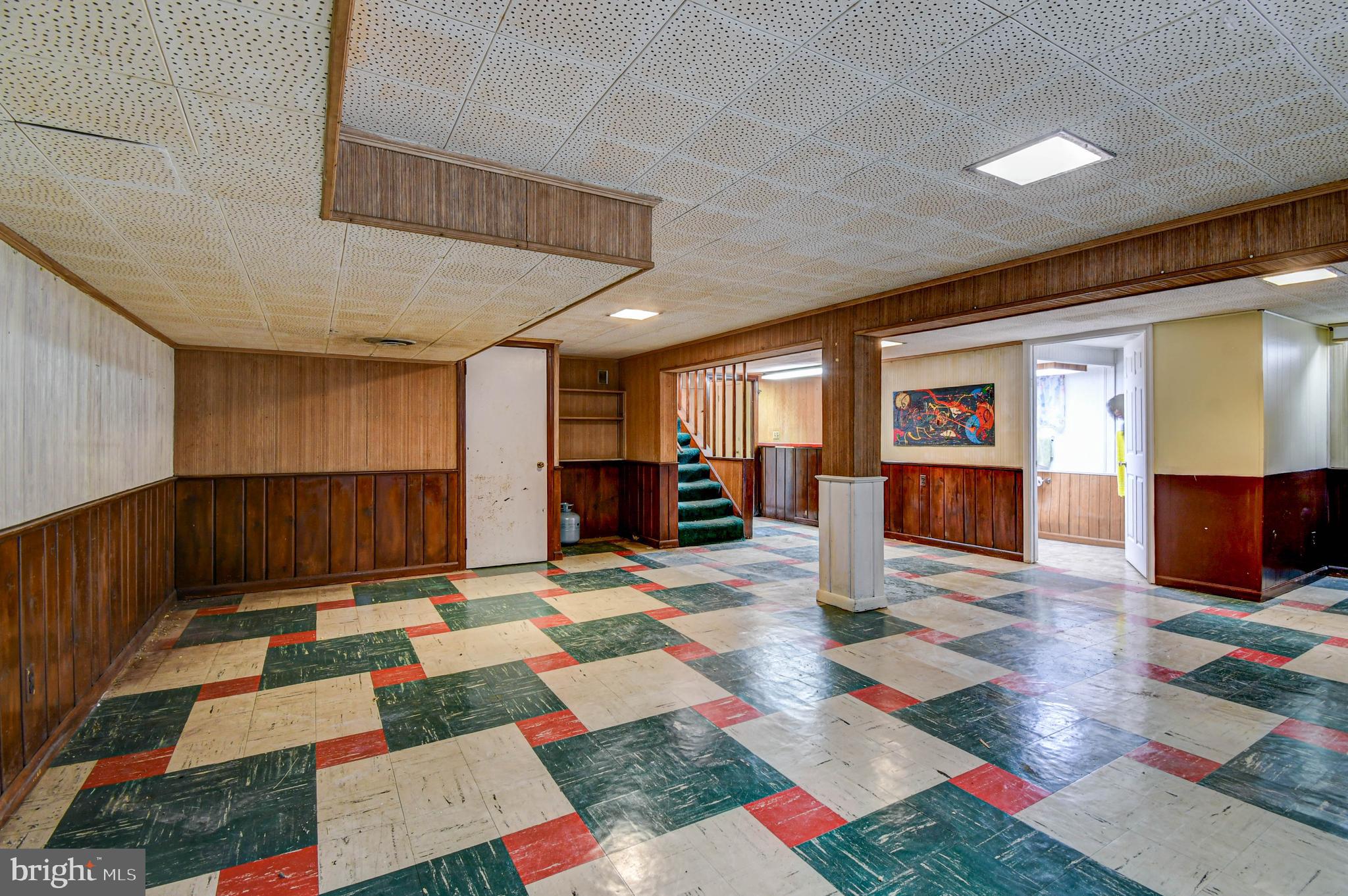 220 UNIVERSITY BOULEVARD E