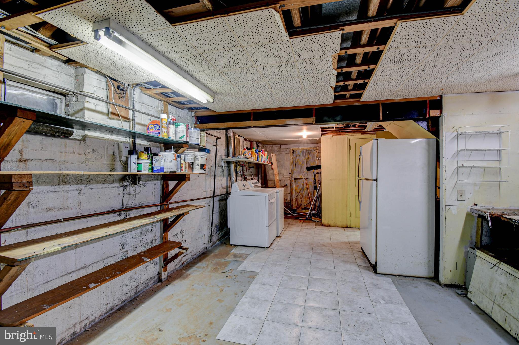 220 UNIVERSITY BOULEVARD E