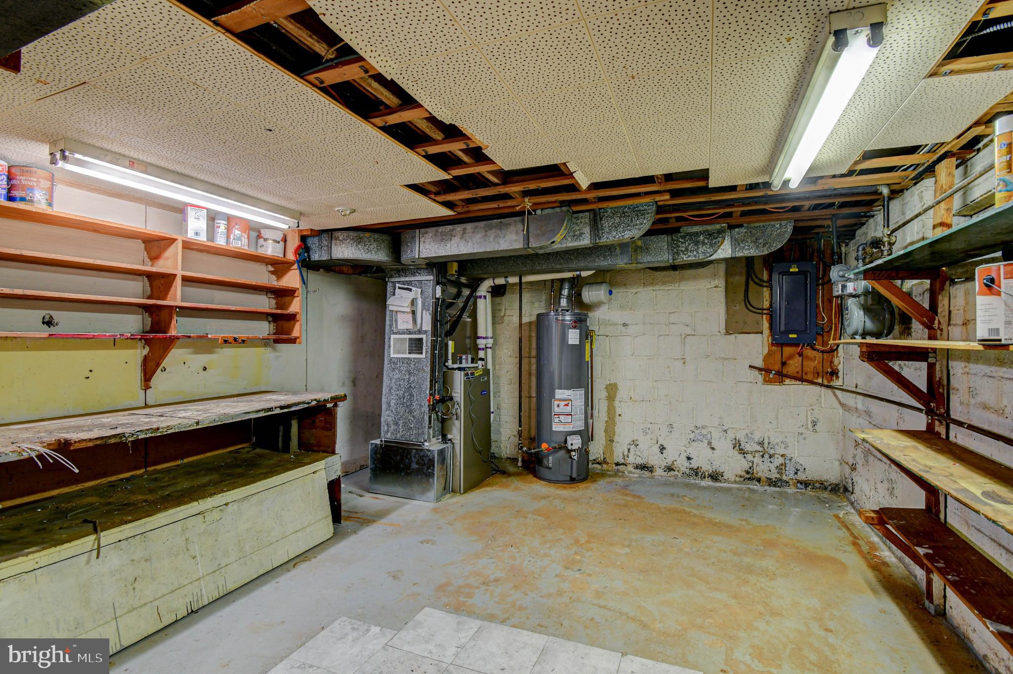 220 UNIVERSITY BOULEVARD E