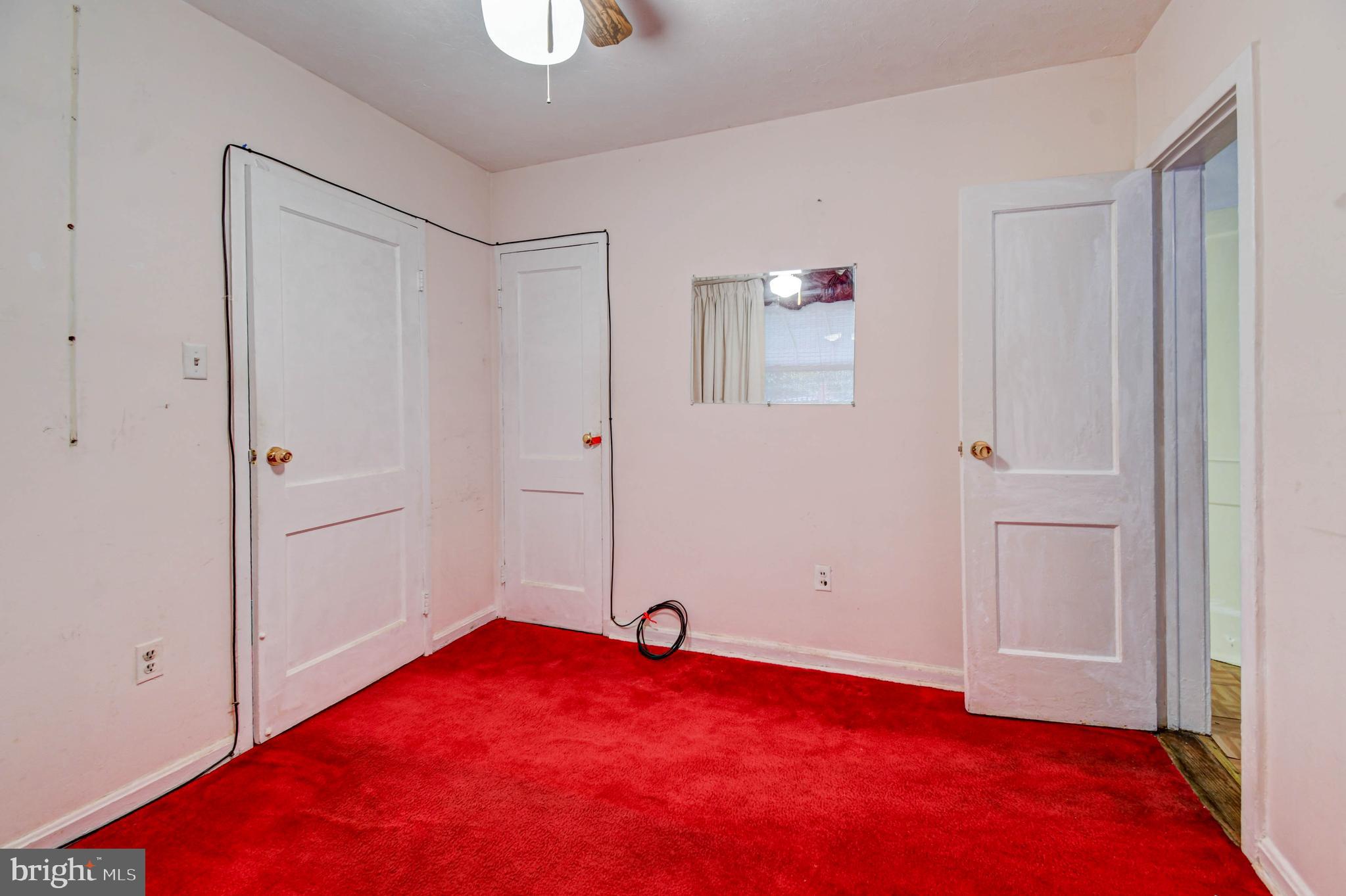 220 UNIVERSITY BOULEVARD E