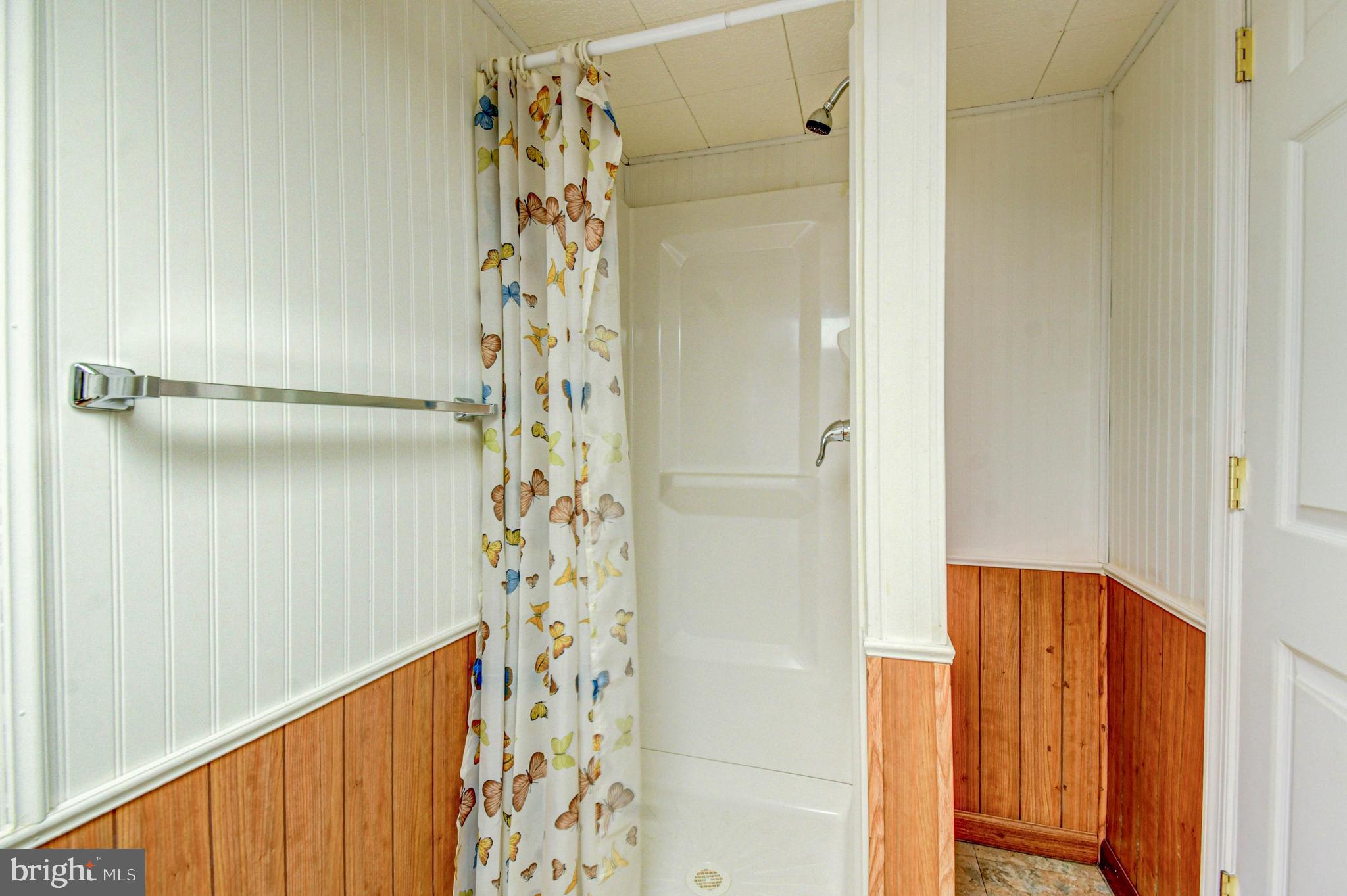 220 UNIVERSITY BOULEVARD E