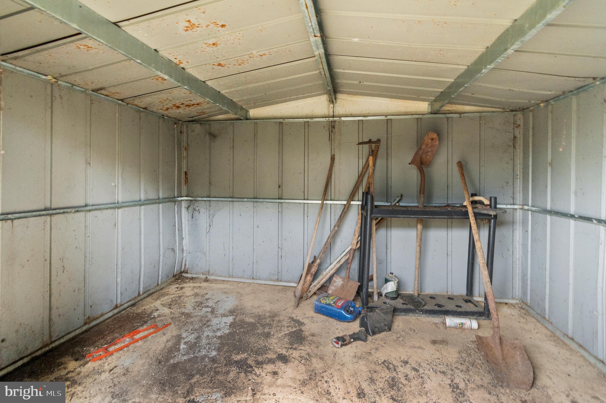 220 UNIVERSITY BOULEVARD E