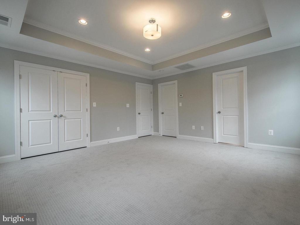 9919 MAYFIELD DRIVE