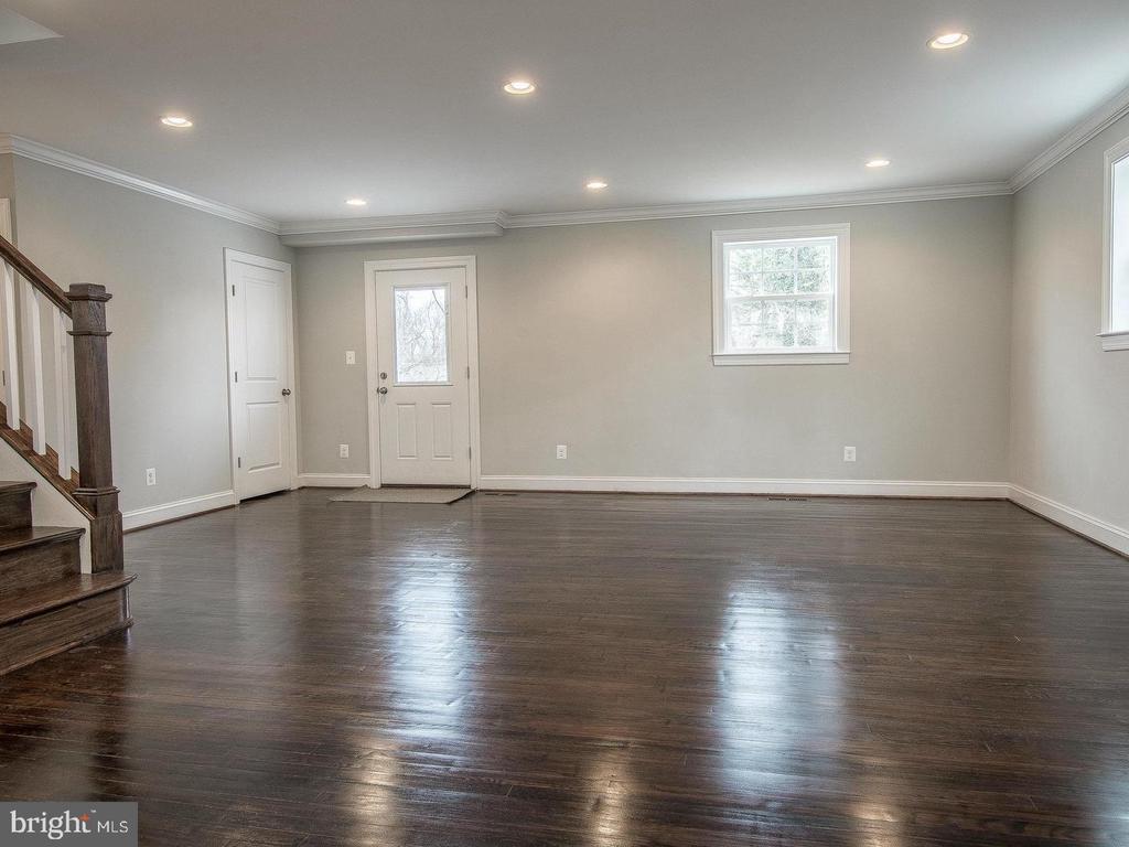 9919 MAYFIELD DRIVE