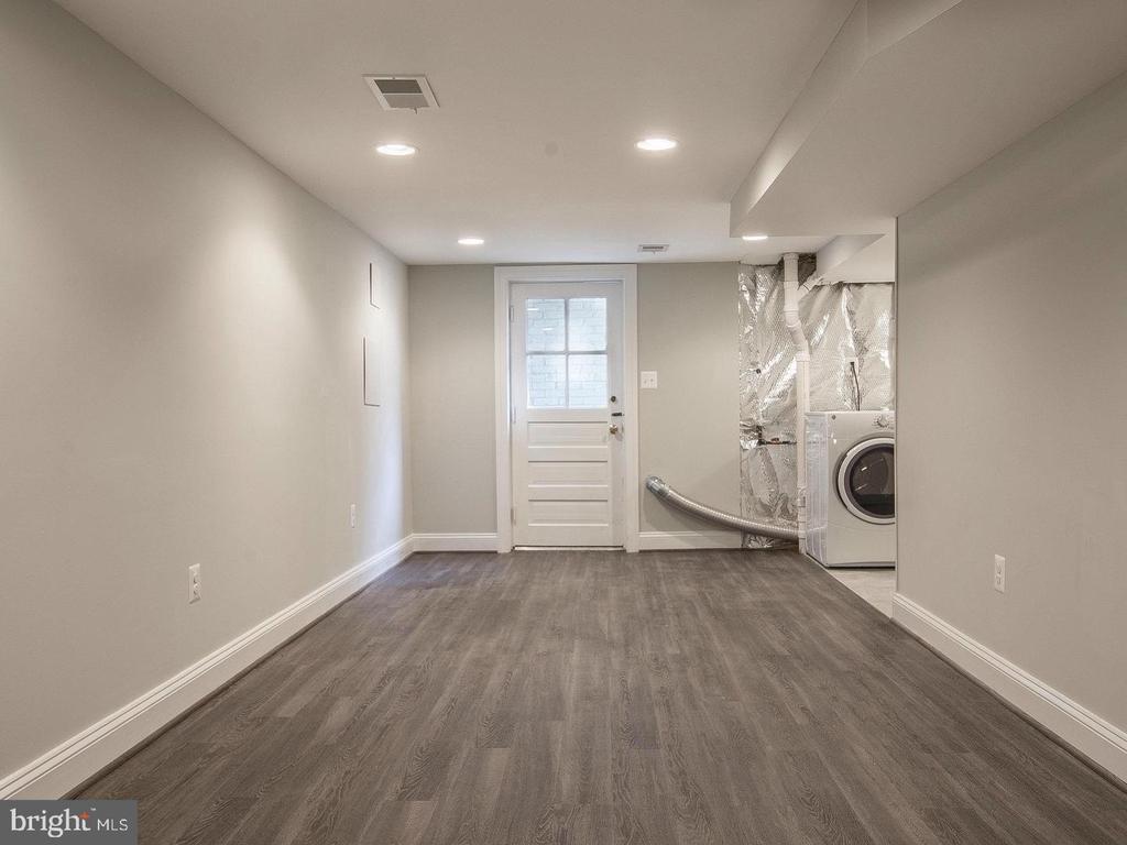 9919 MAYFIELD DRIVE