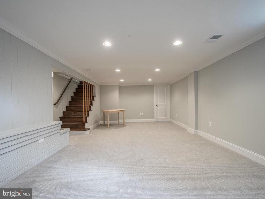 9919 MAYFIELD DRIVE