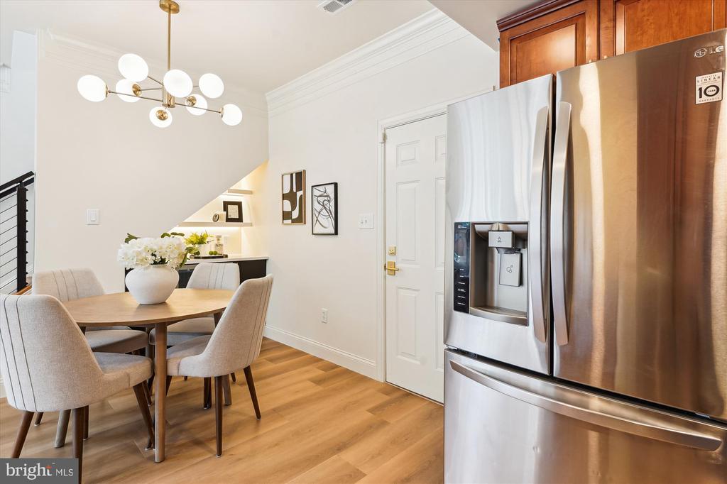 604 HIGHLAND RIDGE AVENUE 100