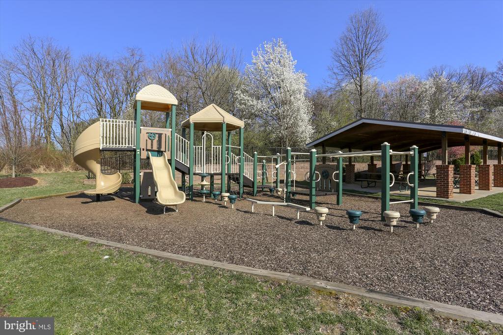 604 HIGHLAND RIDGE AVENUE 100