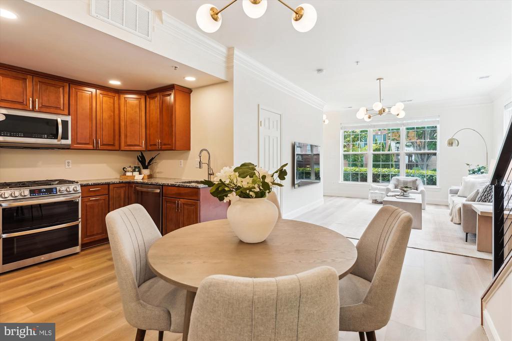 604 HIGHLAND RIDGE AVENUE 100