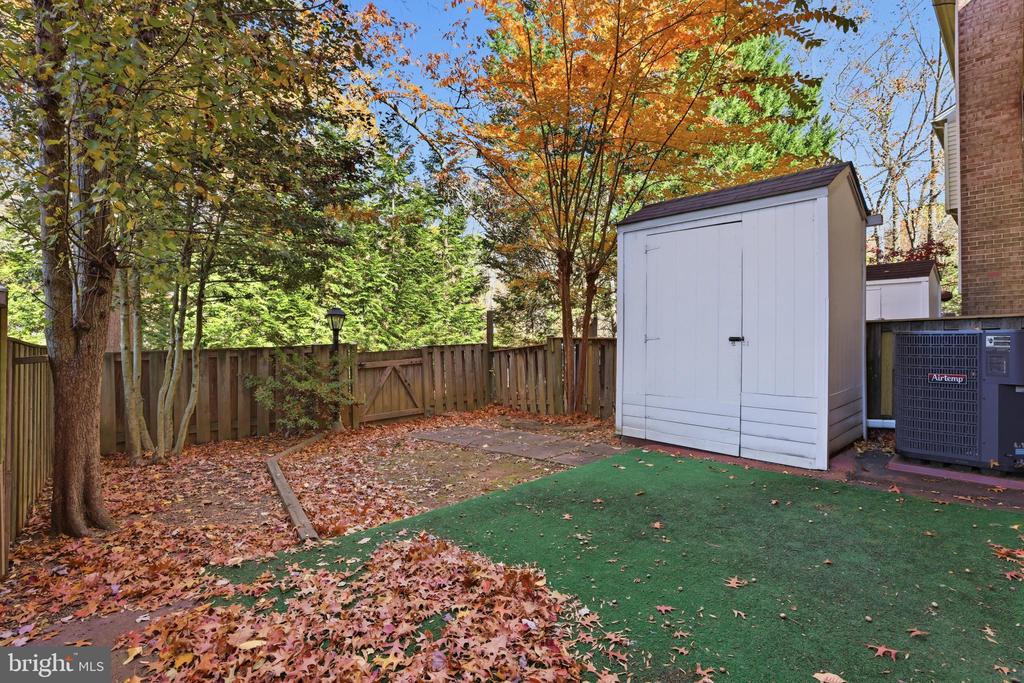 5 HYACINTH COURT 7-3