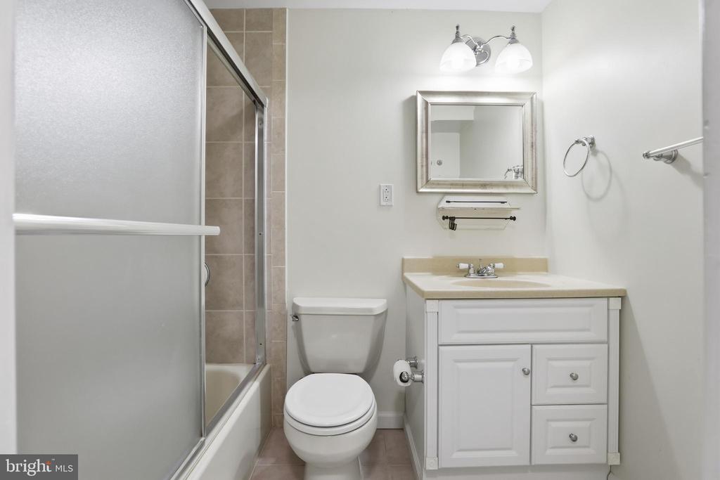 5 HYACINTH COURT 7-3