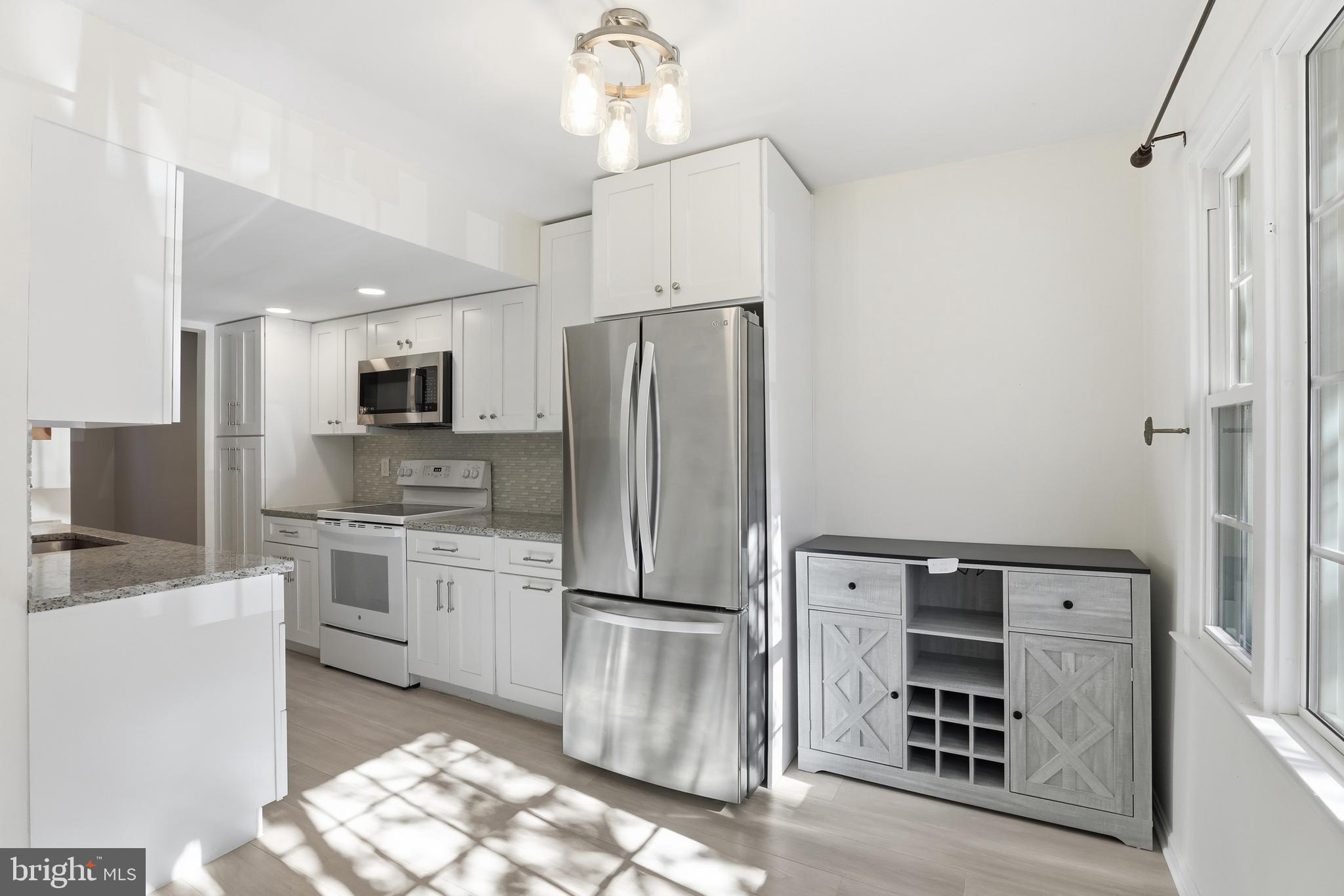 5 HYACINTH COURT 7-3