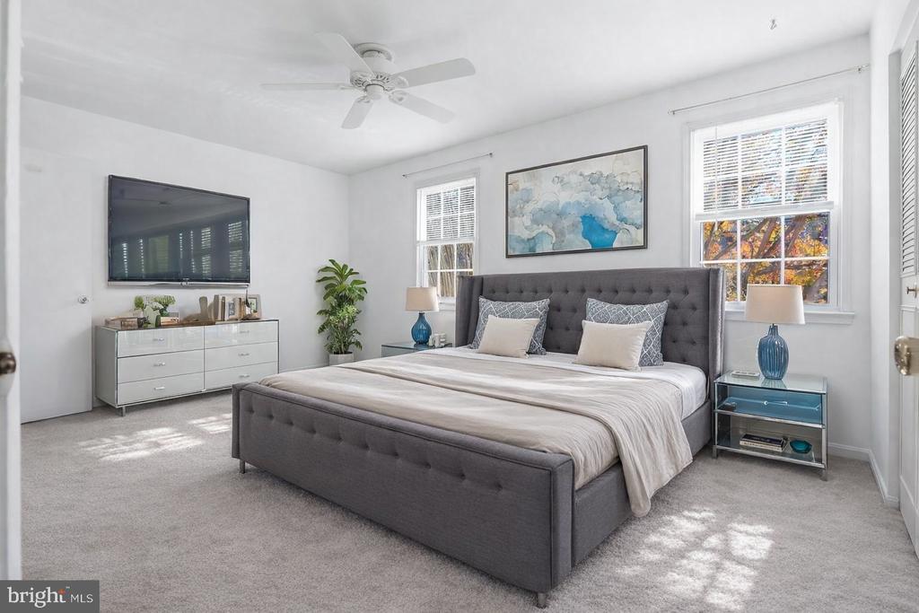 5 HYACINTH COURT 7-3