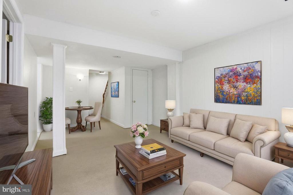 5 HYACINTH COURT 7-3