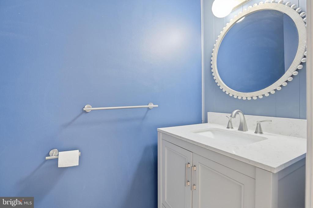 5 HYACINTH COURT 7-3