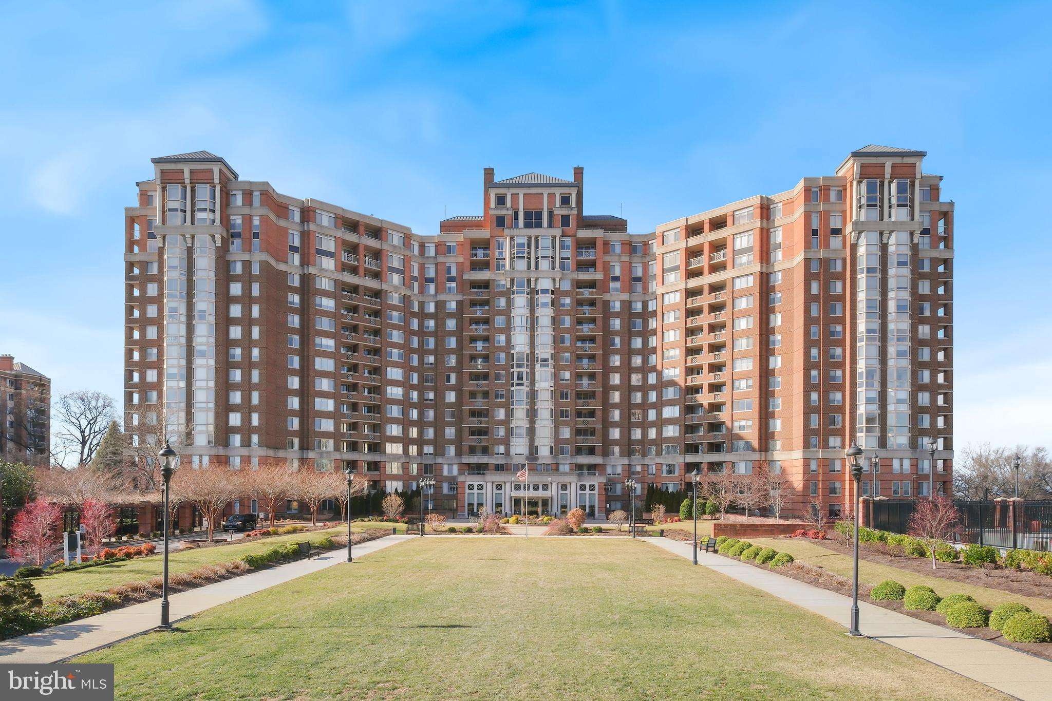 5809 NICHOLSON LANE 306