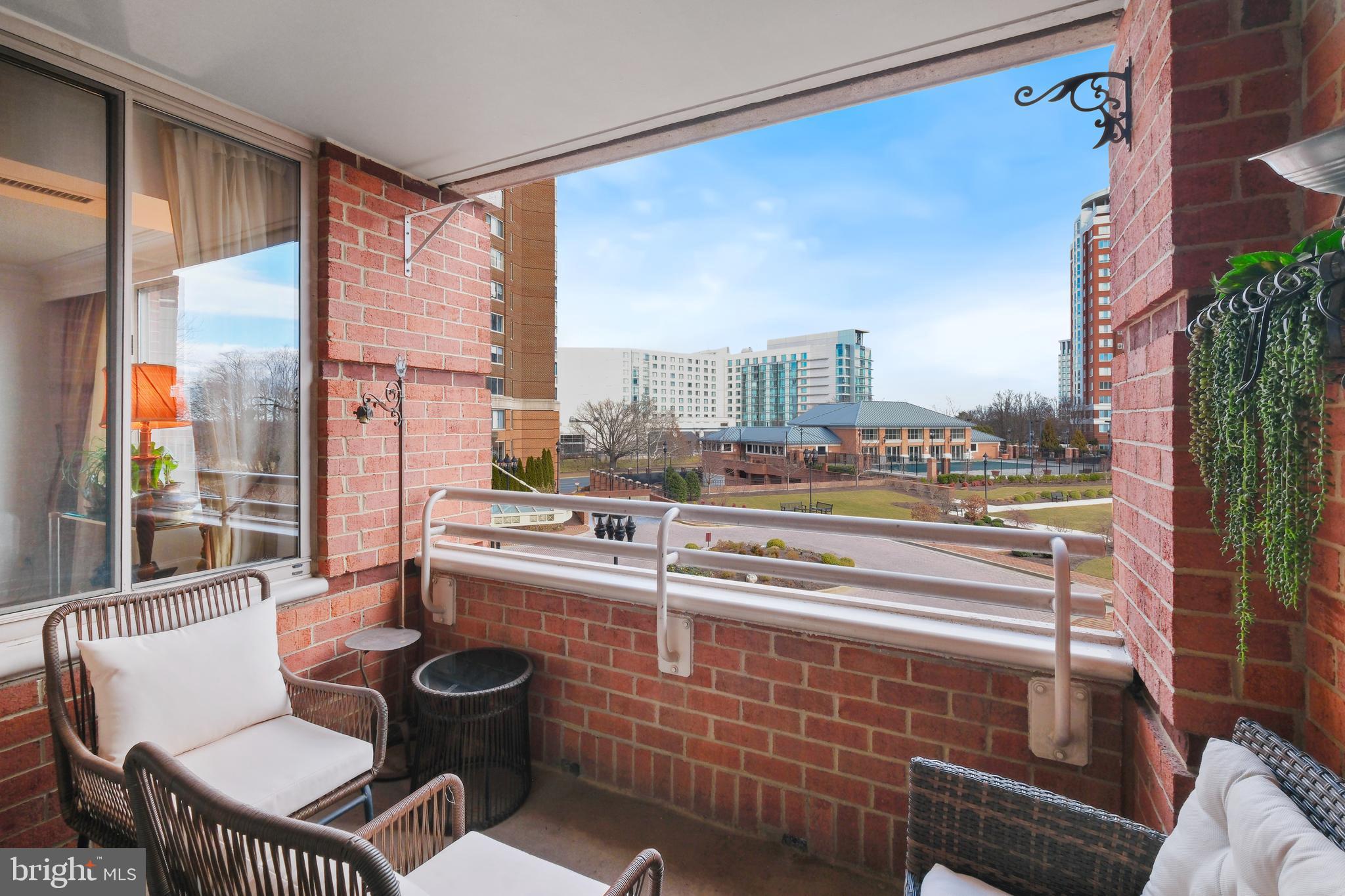 5809 NICHOLSON LANE 306