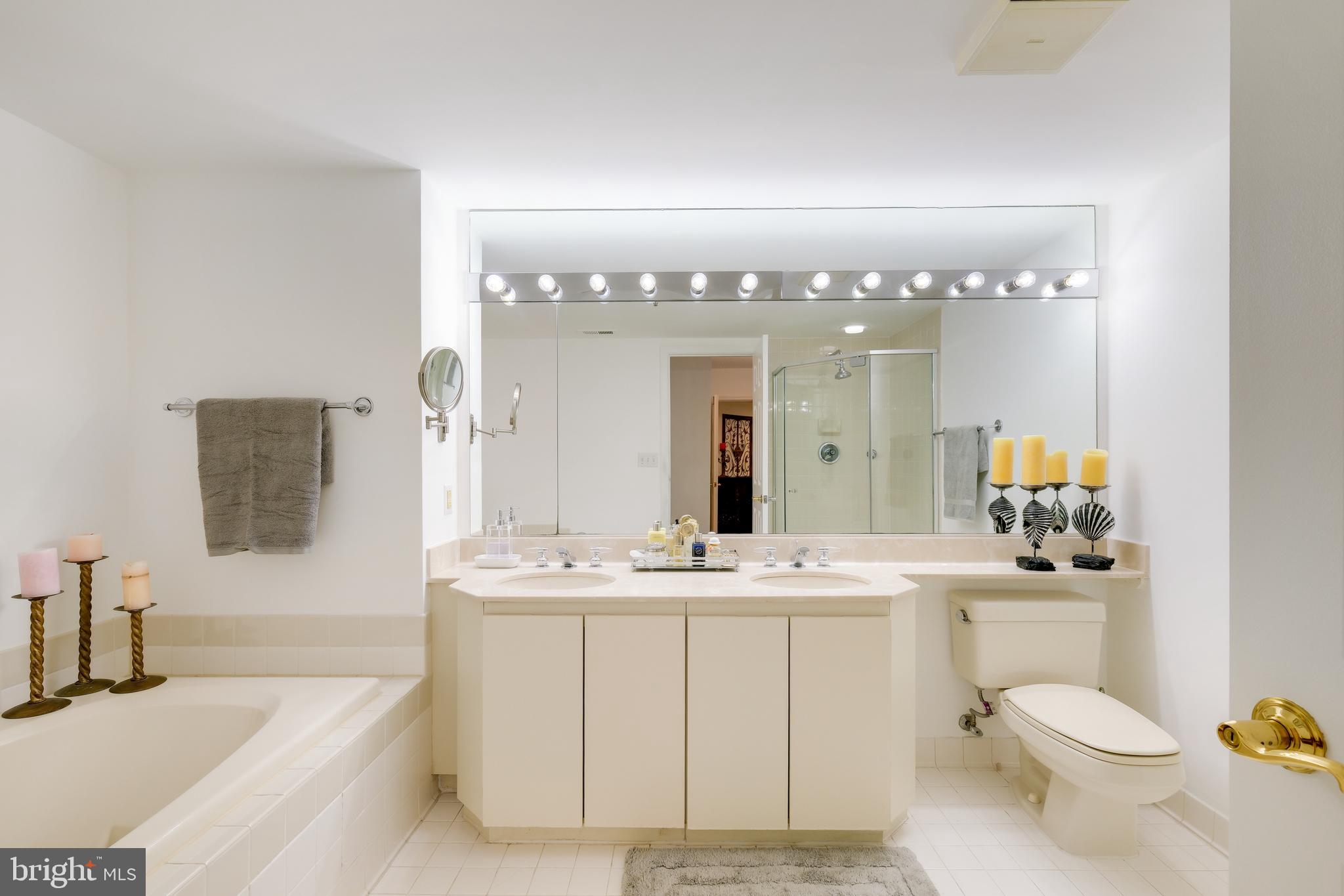 5809 NICHOLSON LANE 306