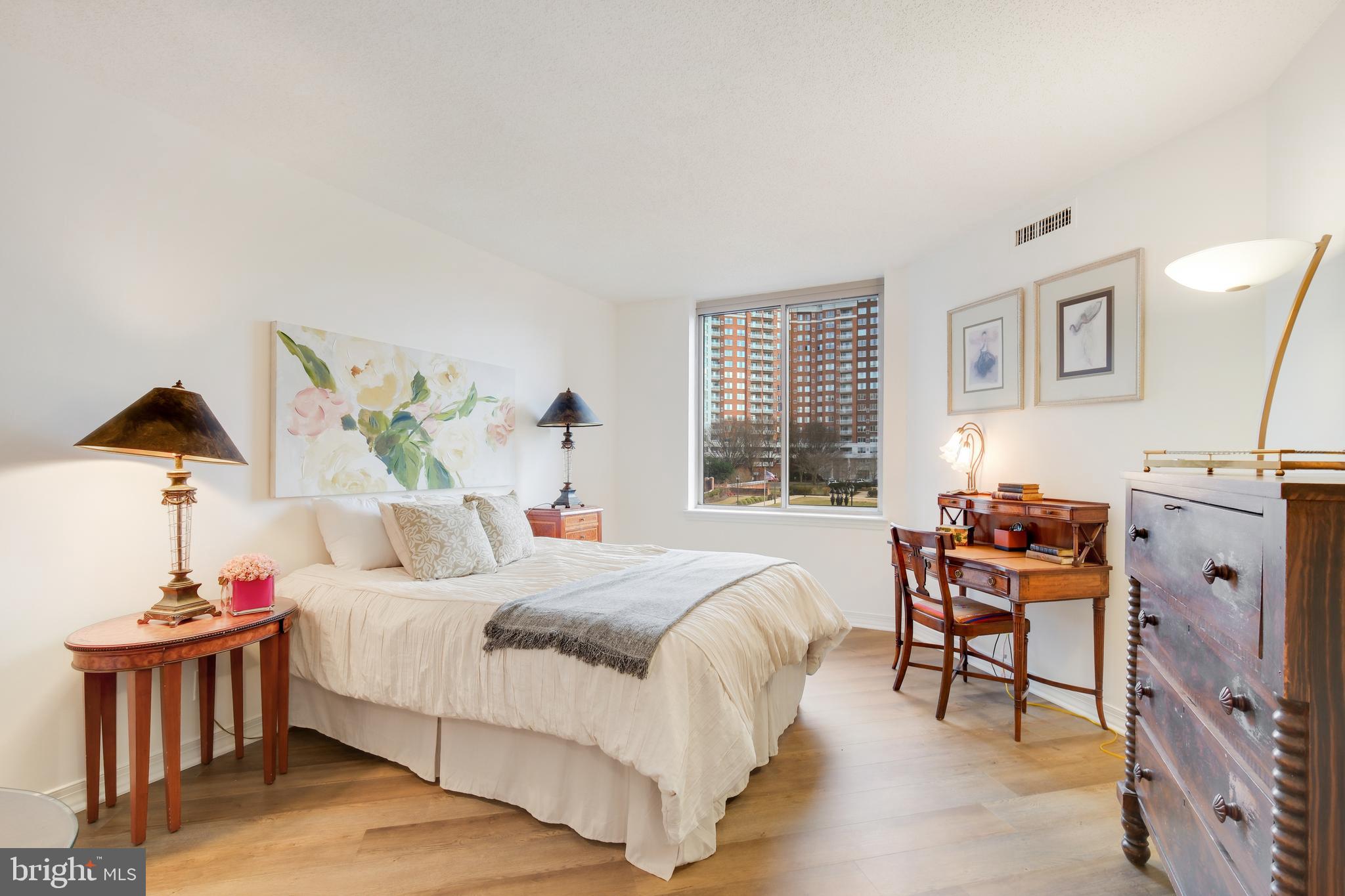 5809 NICHOLSON LANE 306