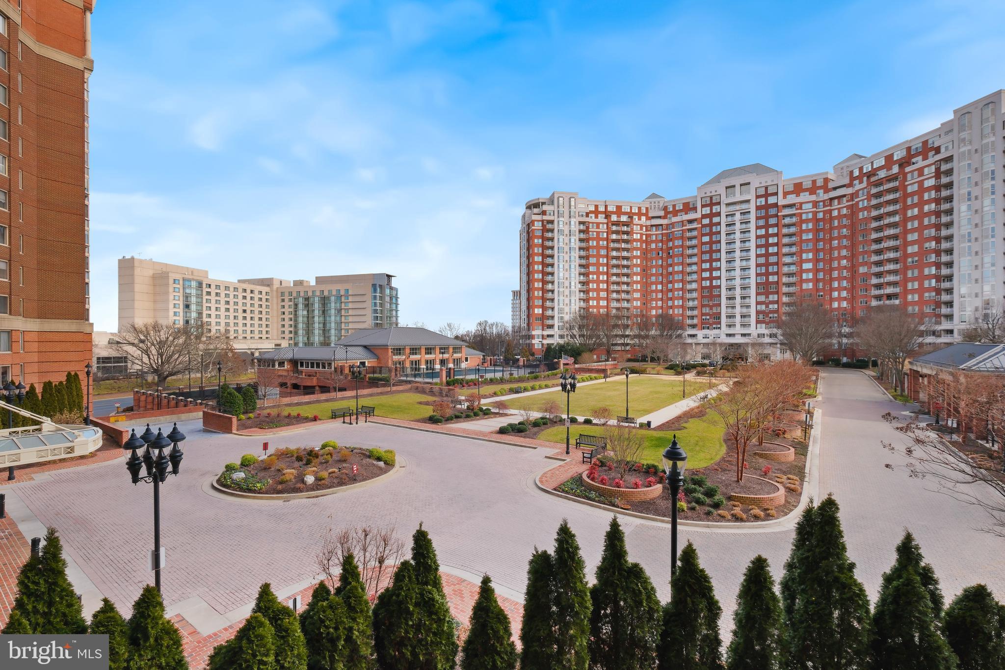 5809 NICHOLSON LANE 306