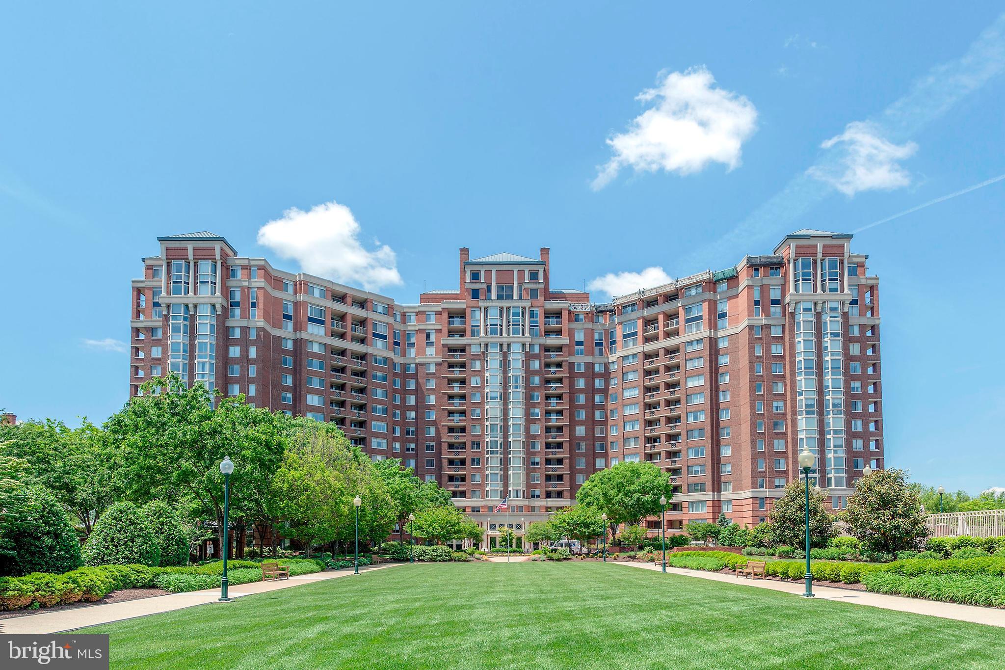 5809 NICHOLSON LANE 306