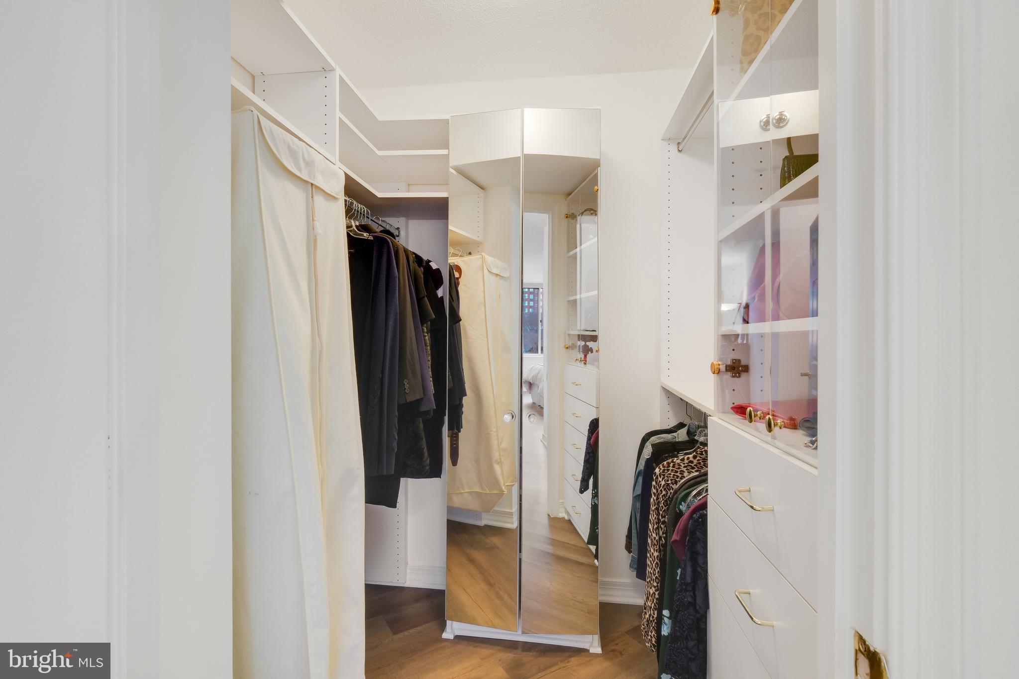 5809 NICHOLSON LANE 306