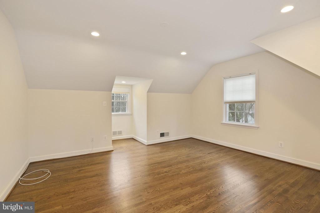 11017 MARCLIFF ROAD