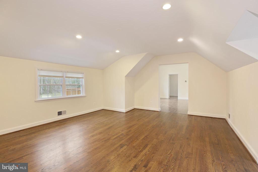 11017 MARCLIFF ROAD