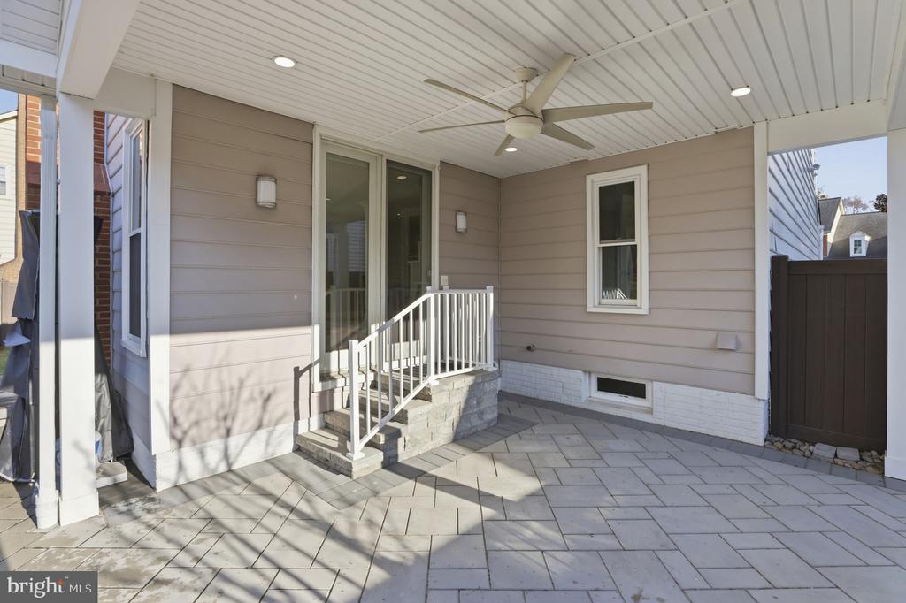 13222 MAPLECREST DRIVE