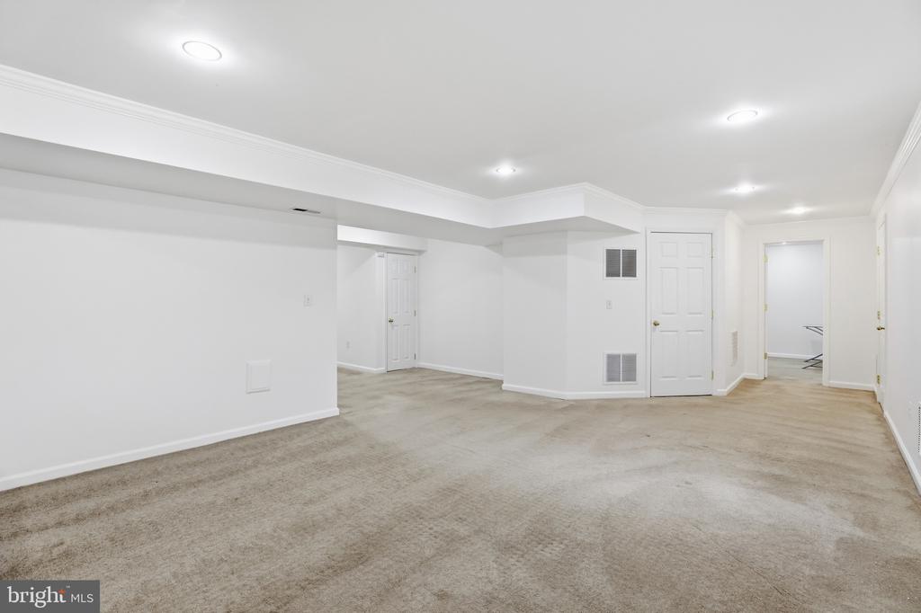 13222 MAPLECREST DRIVE