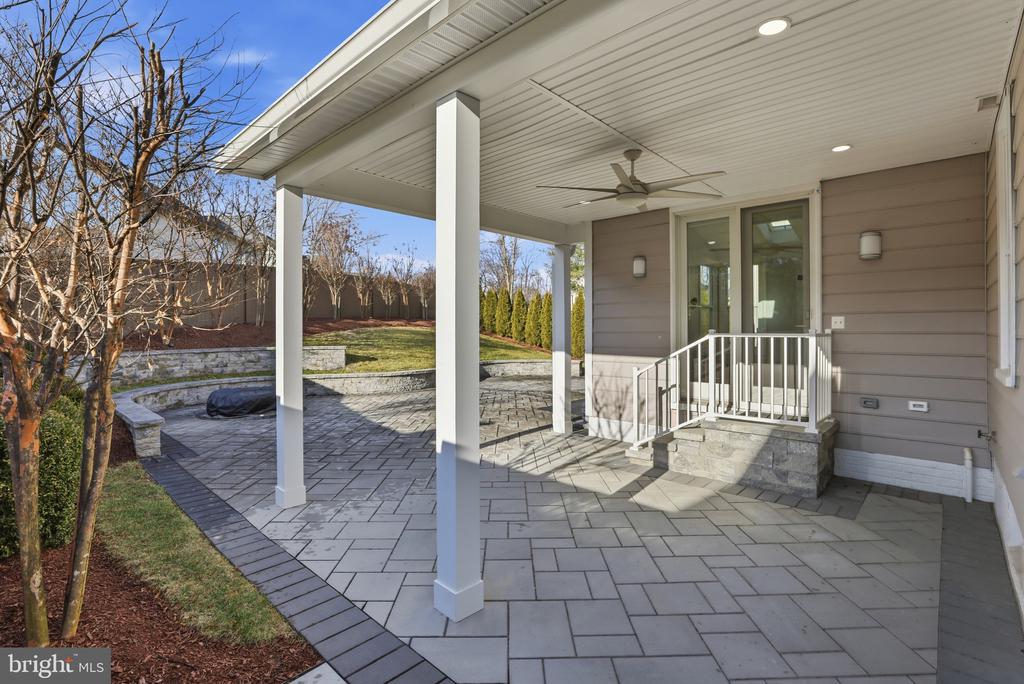 13222 MAPLECREST DRIVE