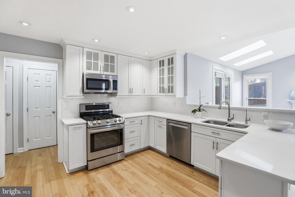 13222 MAPLECREST DRIVE