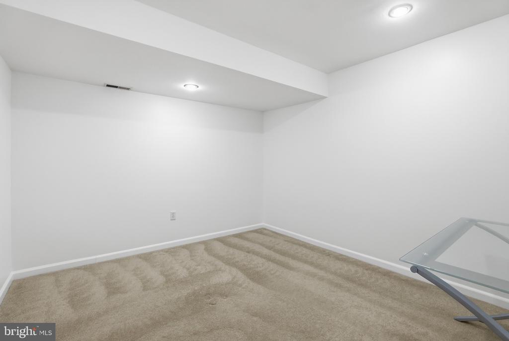13222 MAPLECREST DRIVE