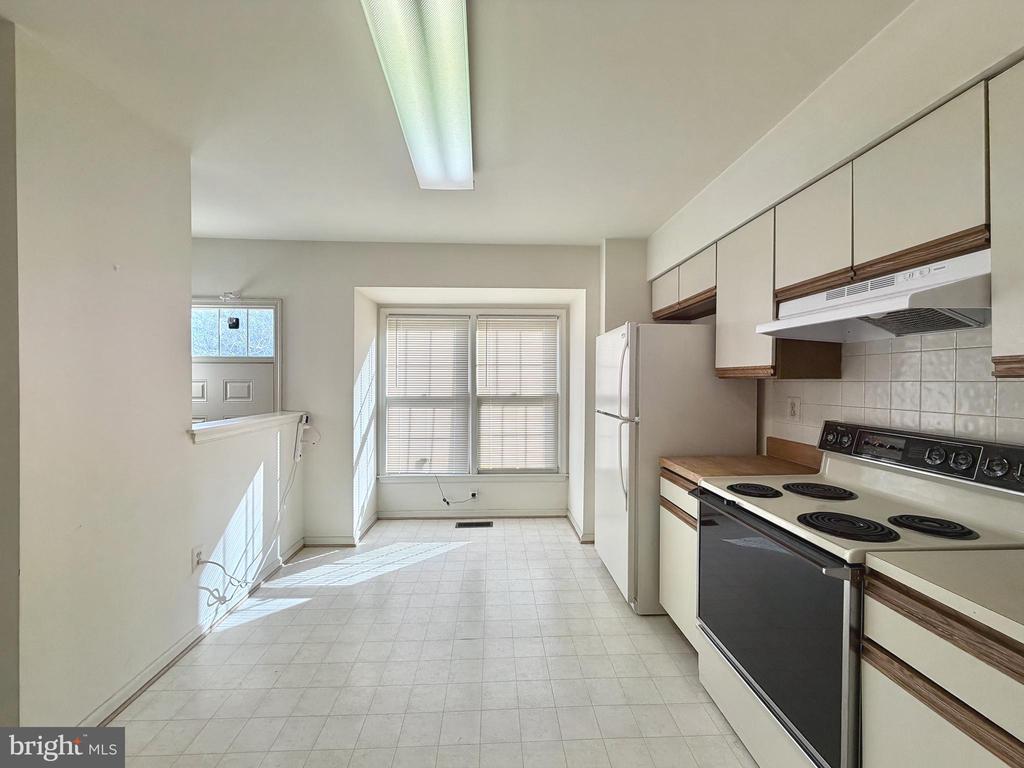 3824 SWAN HOUSE COURT