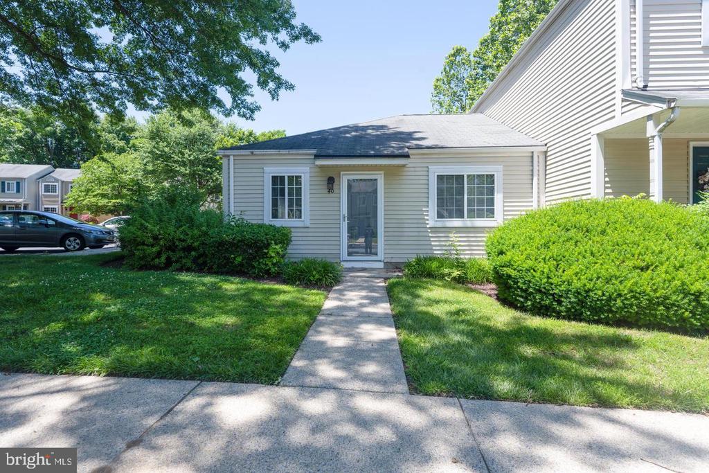 40 STONEY POINT COURT