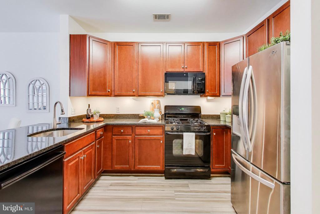 8045 NEWELL STREET 121