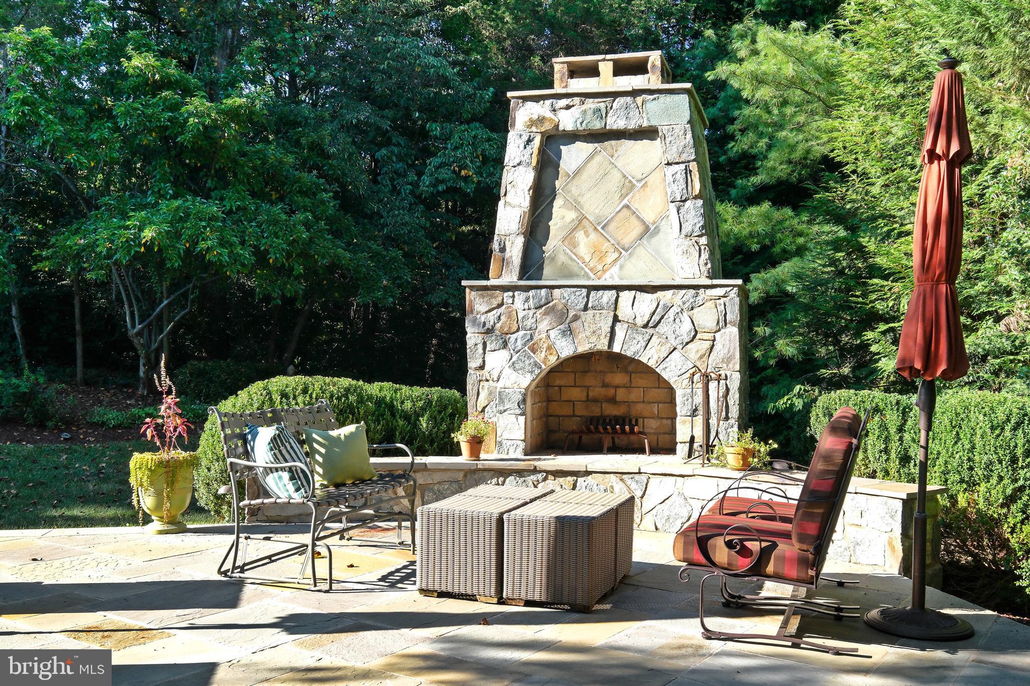 10405 SANDRINGHAM COURT